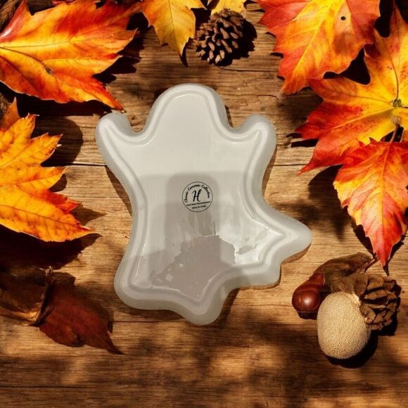 Celebrate It Halloween 10" Ghost Shaped Platter, Dining/Party Decor - Picture 2 of 5